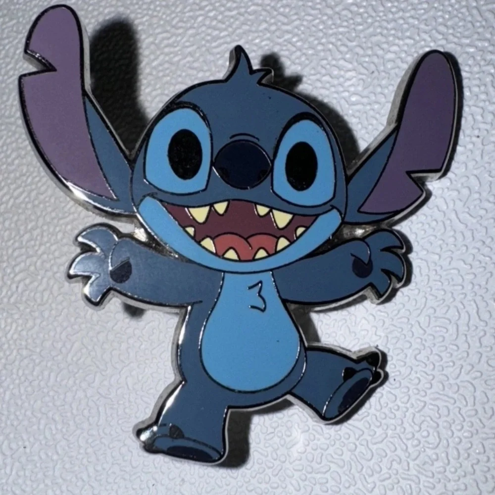 DISNEY PIN STITCH LANYARD STARTER SET 2024 STITCH ONLY Trading Enamel - Picture 1 of 3